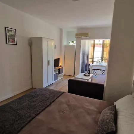 Apartamento Romantic Getaway In Oldest Part Of Torremolinos