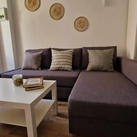 דירה Romantic Getaway In Oldest Part Of טורמולינוס