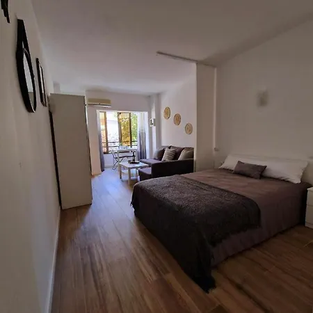 Romantic Getaway In Oldest Part Of * Torremolinos